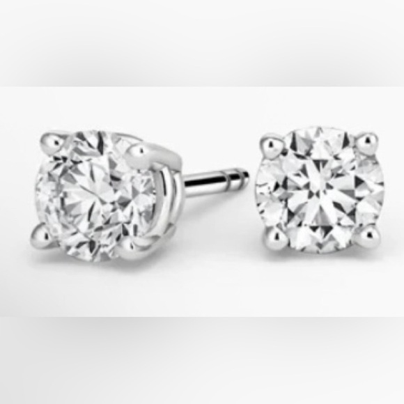 AXNT Jewelry - NWT .50 Carats Elegant Moissanite & 925 Sterling Silver Screw Back Stud Earrings